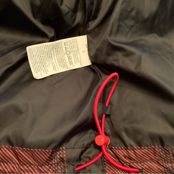 Old Navy Women's Water-Resistant Frost Free Short Puffer | Size L | Red - Picture 11 of 14